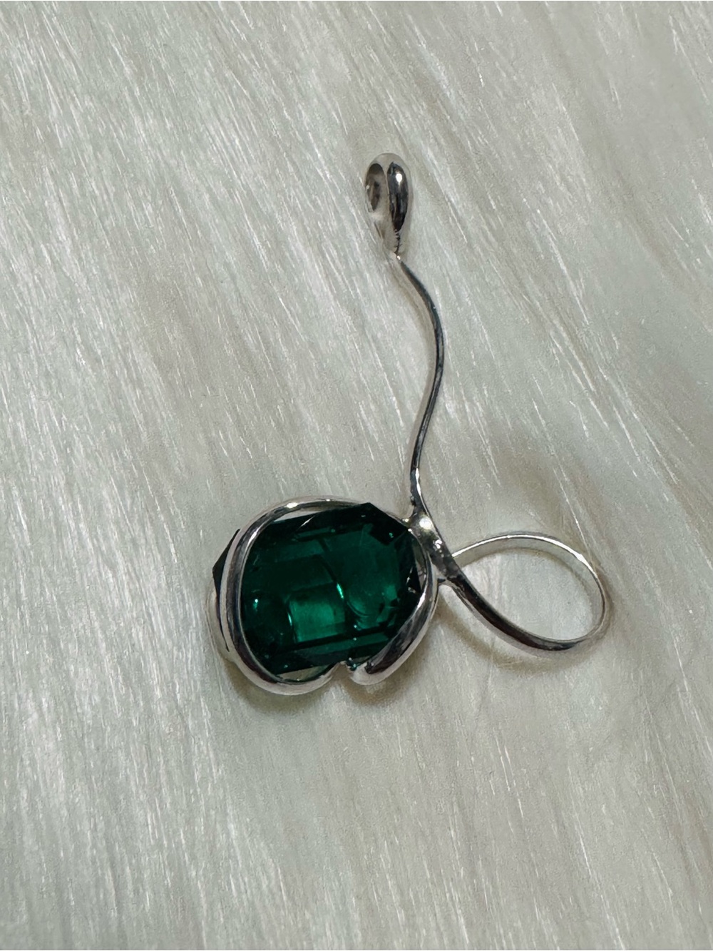 Emerald Green Gemstone Pendant Necklace - Silver Tone